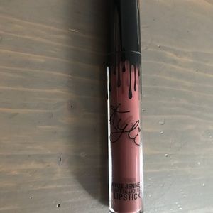 Kylie Cosmetics Liquid Lipstick - Love Bite